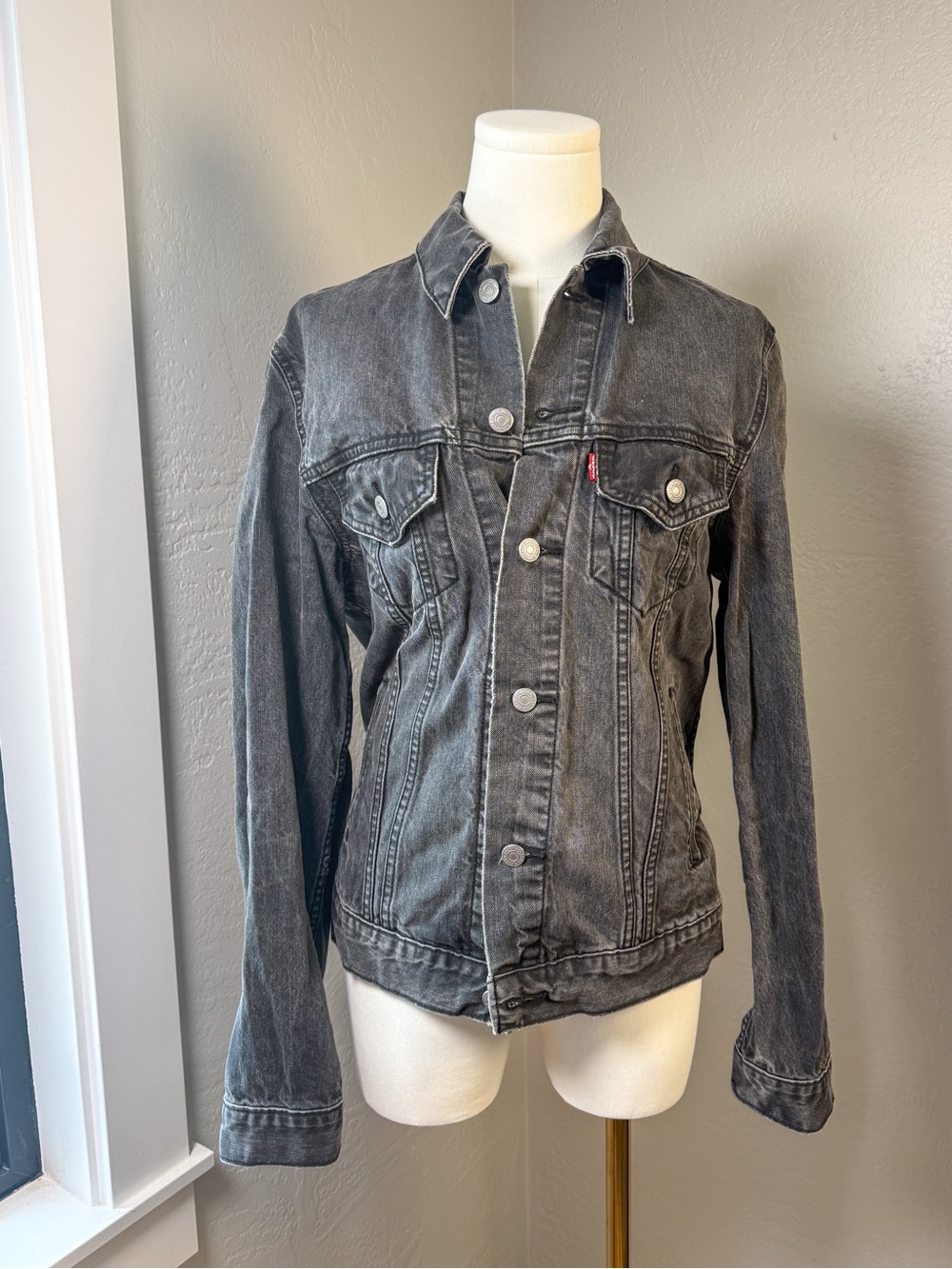 Levi’s Black Wash Denim Jacket Trucker Button Front Cotton Jean Jacket Size S